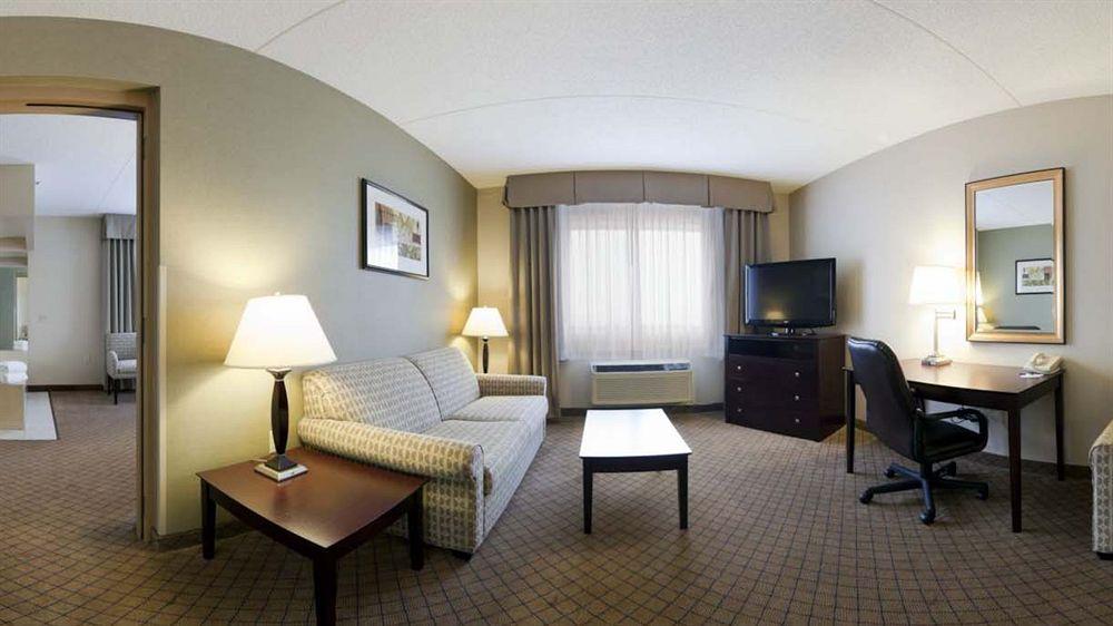 Express Ste Marie By Ihg Hotel