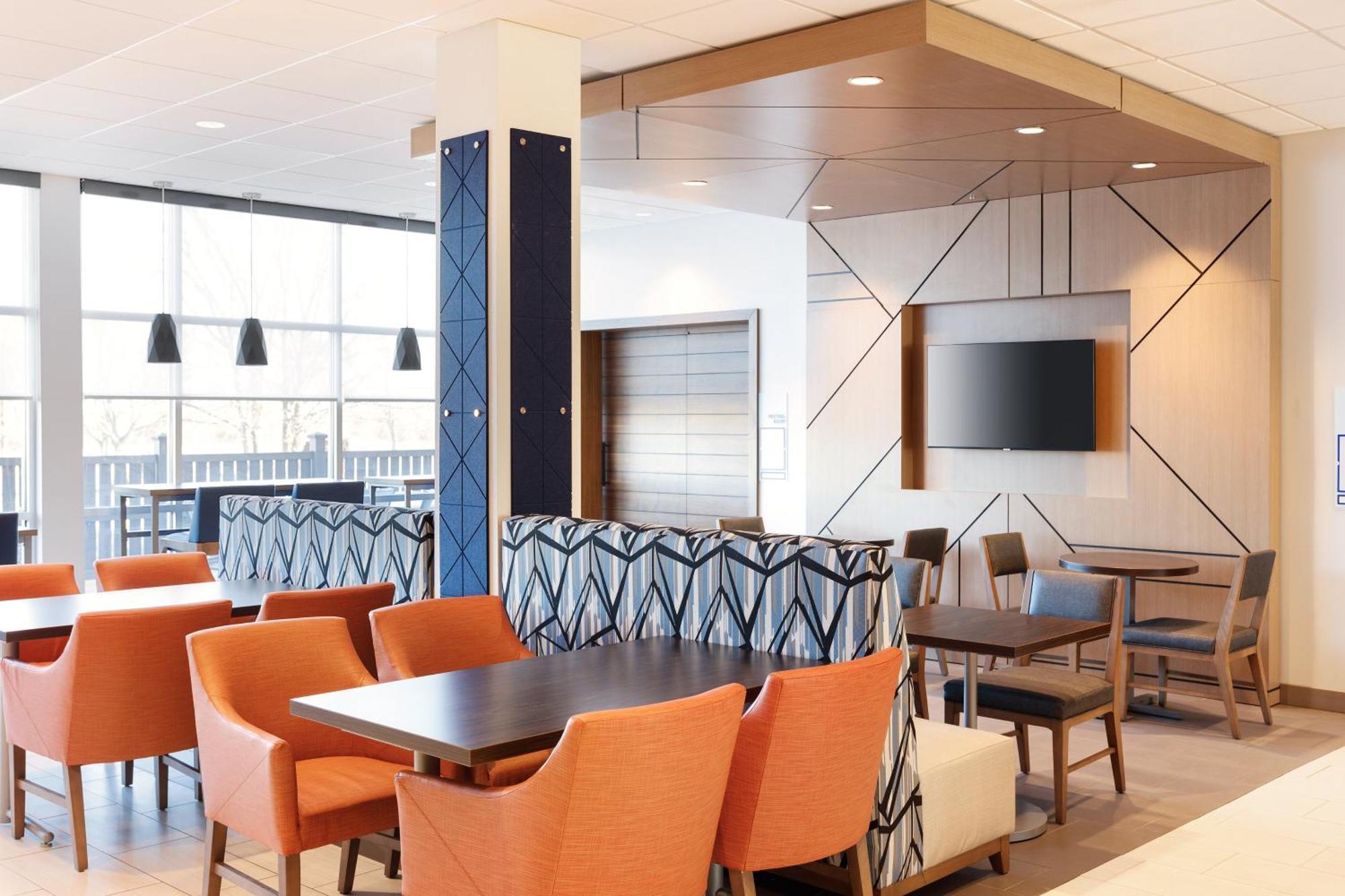 Express Ste Marie By Ihg 3*