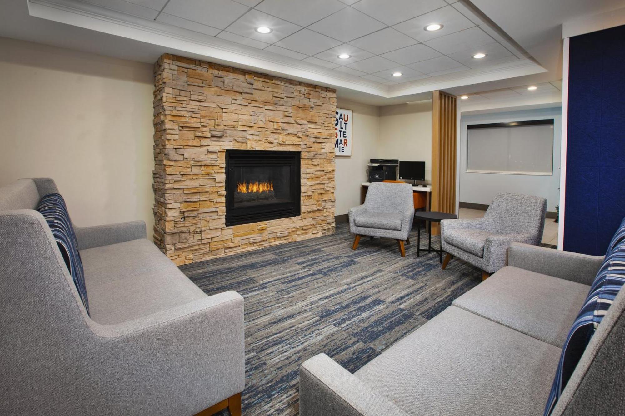 Express Ste Marie By Ihg 3*