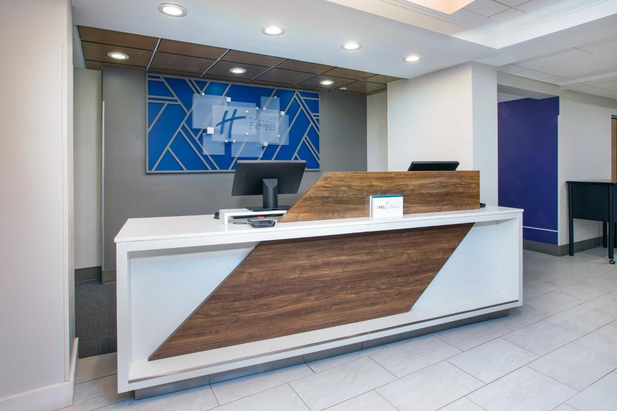 Express Ste Marie By Ihg Hotel 3*