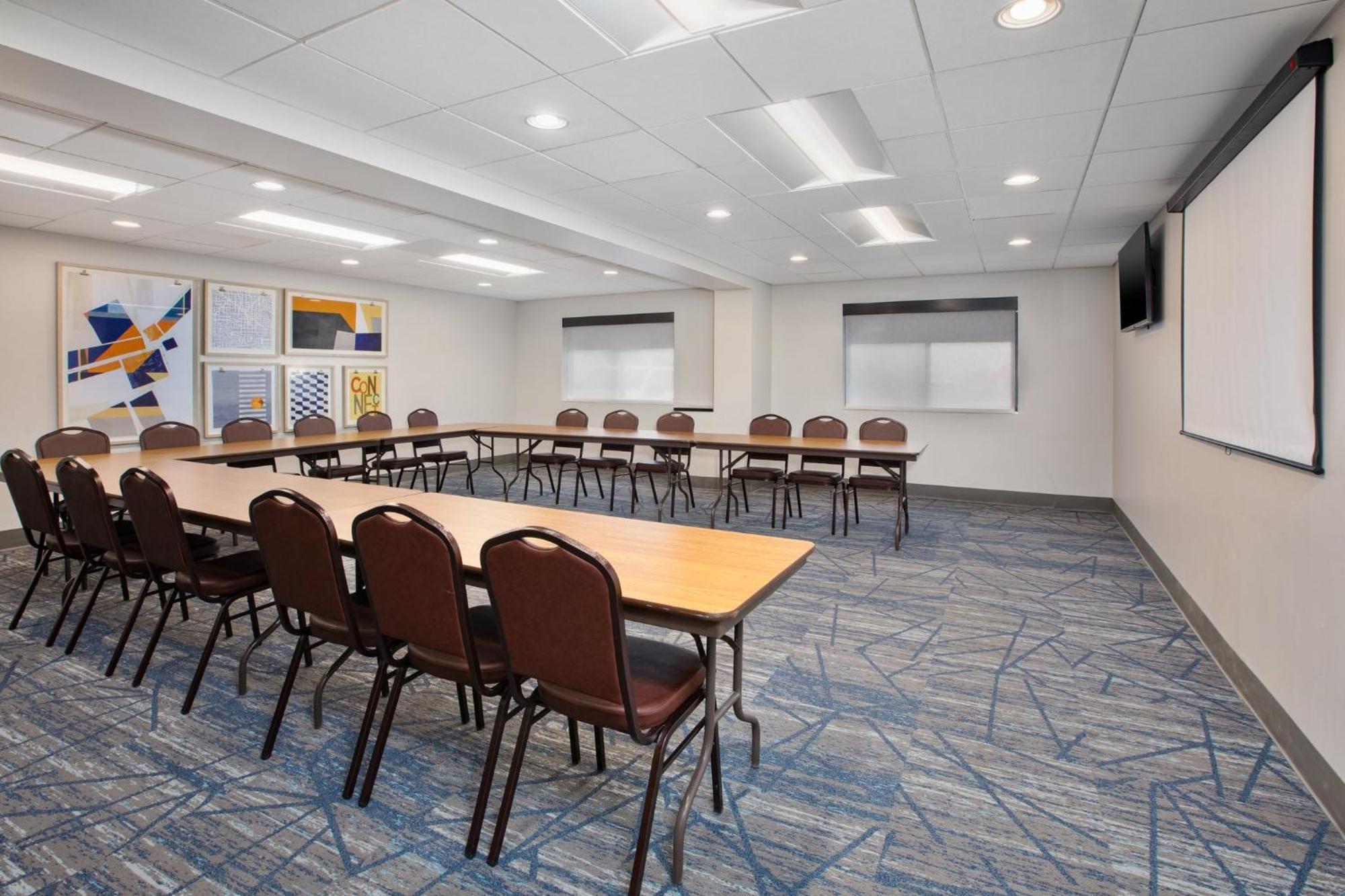 Hotel Express Ste Marie By Ihg 3*