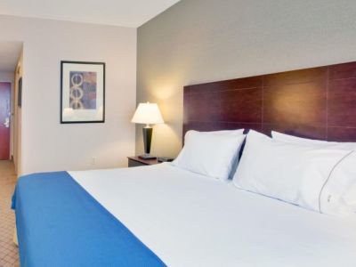 Hotel Express Ste Marie By Ihg 3*